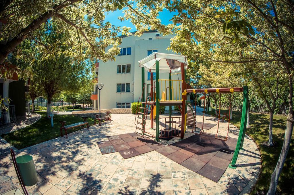 Gt Green Fort Beach Apartments Sunny Beach Exterior photo