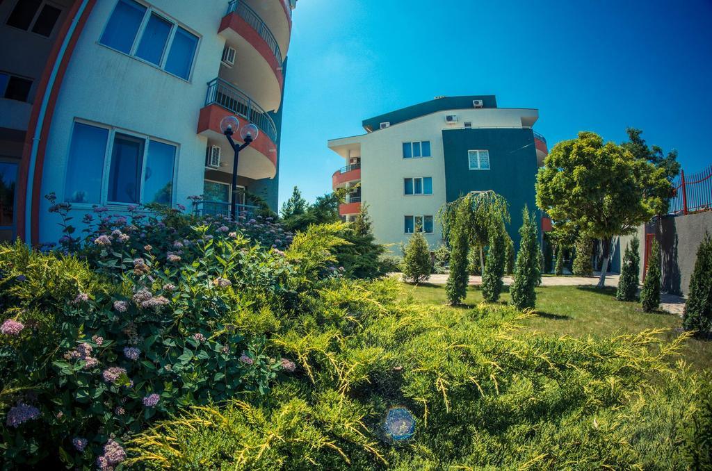 Gt Green Fort Beach Apartments Sunny Beach Exterior photo