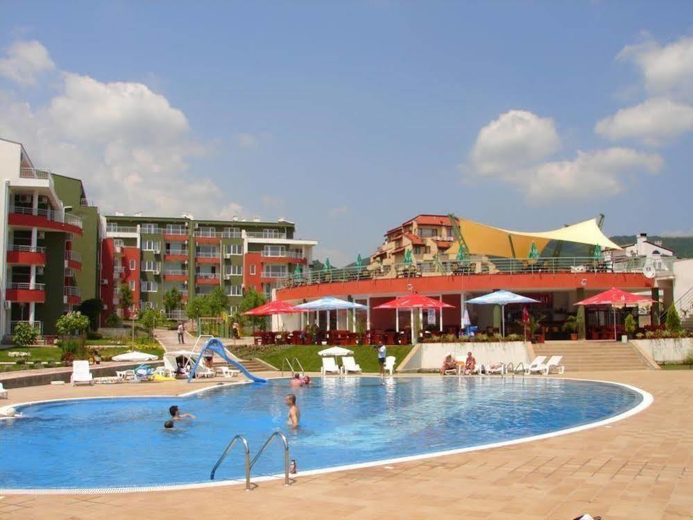 Gt Green Fort Beach Apartments Sunny Beach Exterior photo